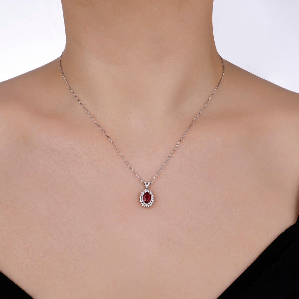 0.97 Karat Yakut Diamante Collana