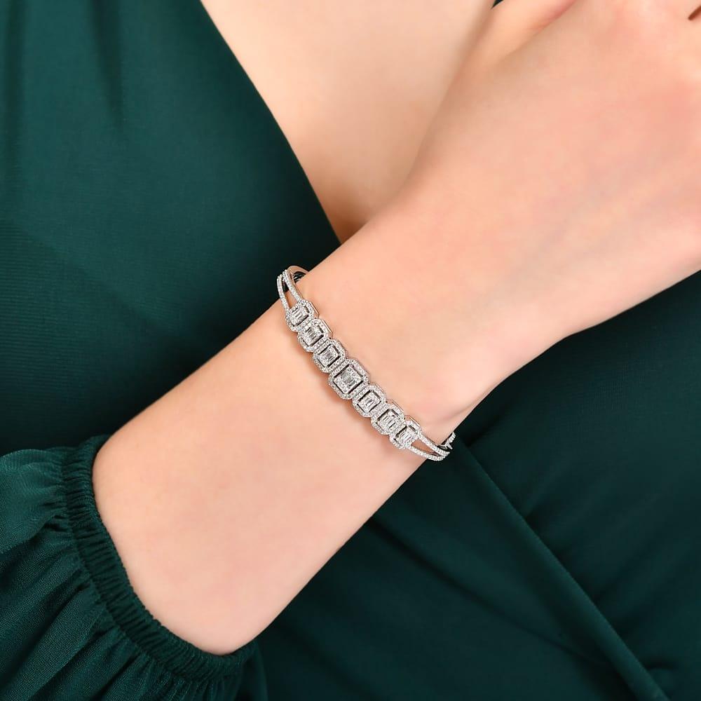 1.87 Karat Bailey Baget Diamante Kelepçe Bracciale