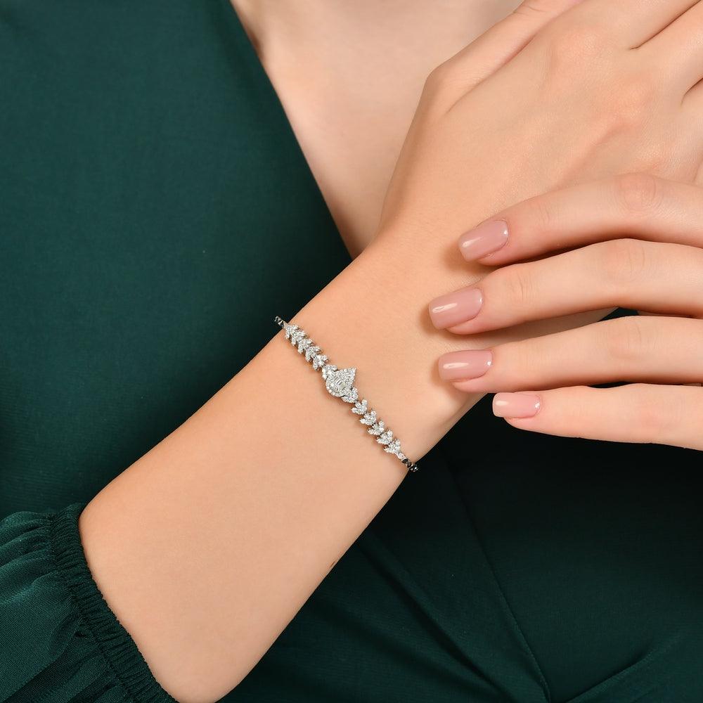0.94 Karat Baget Diamante Bracciale