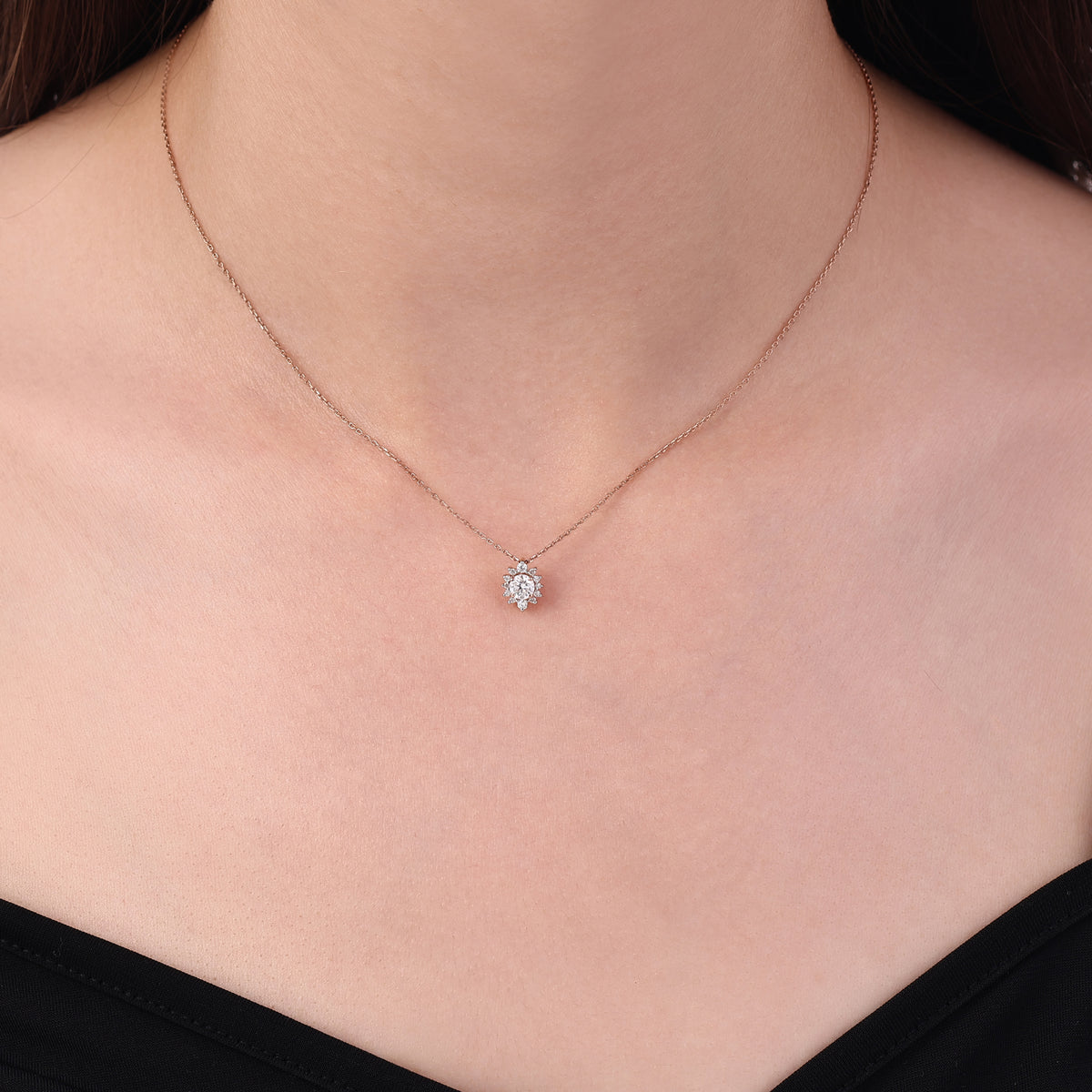0.39 Karat Flora Diamante Collana
