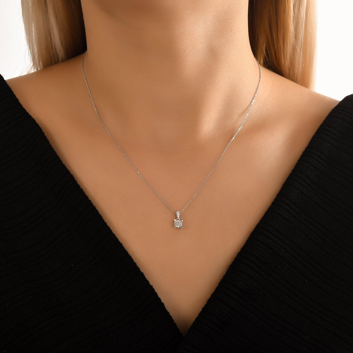0.09 Karat Ashley Baget Diamante Collana