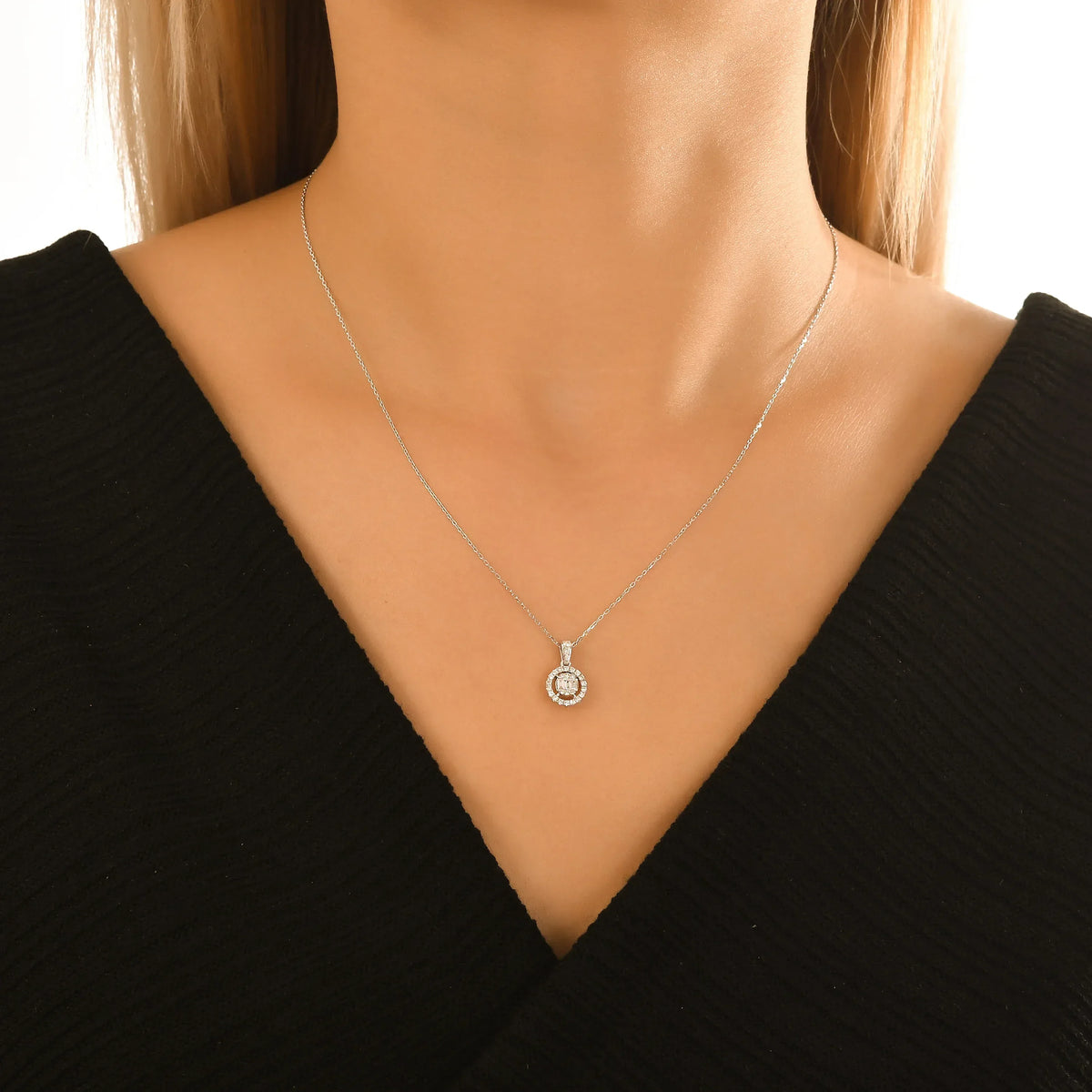 0.24 Karat Audrey Baget Diamante Collana