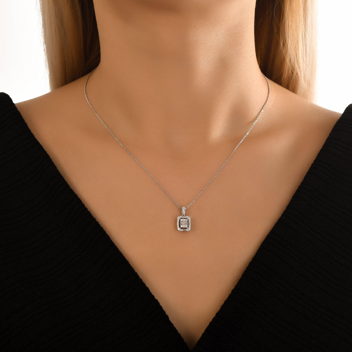 0.35 Karat Victoria Diamante baguette Collana
