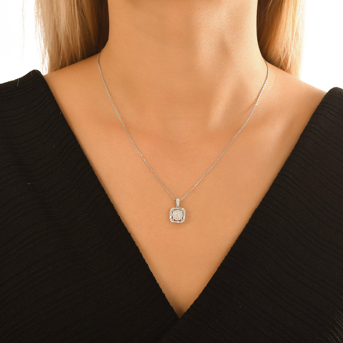 0.46 Karat Delilah Diamante baguette Collana
