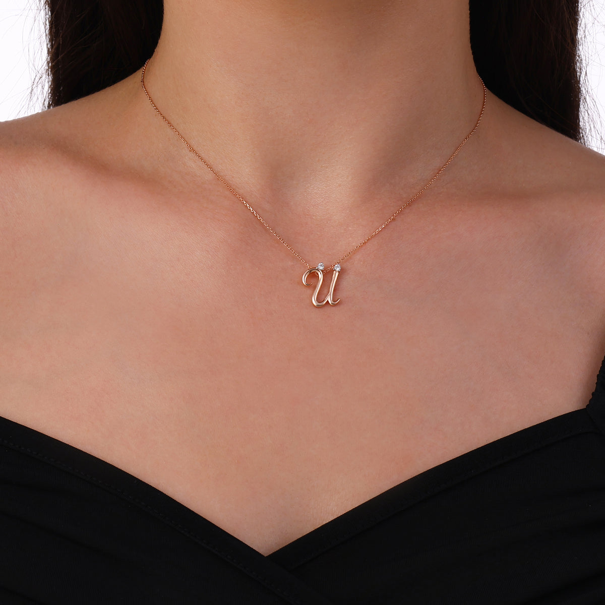 0.06 Karat Diamante Ü Harf Collana