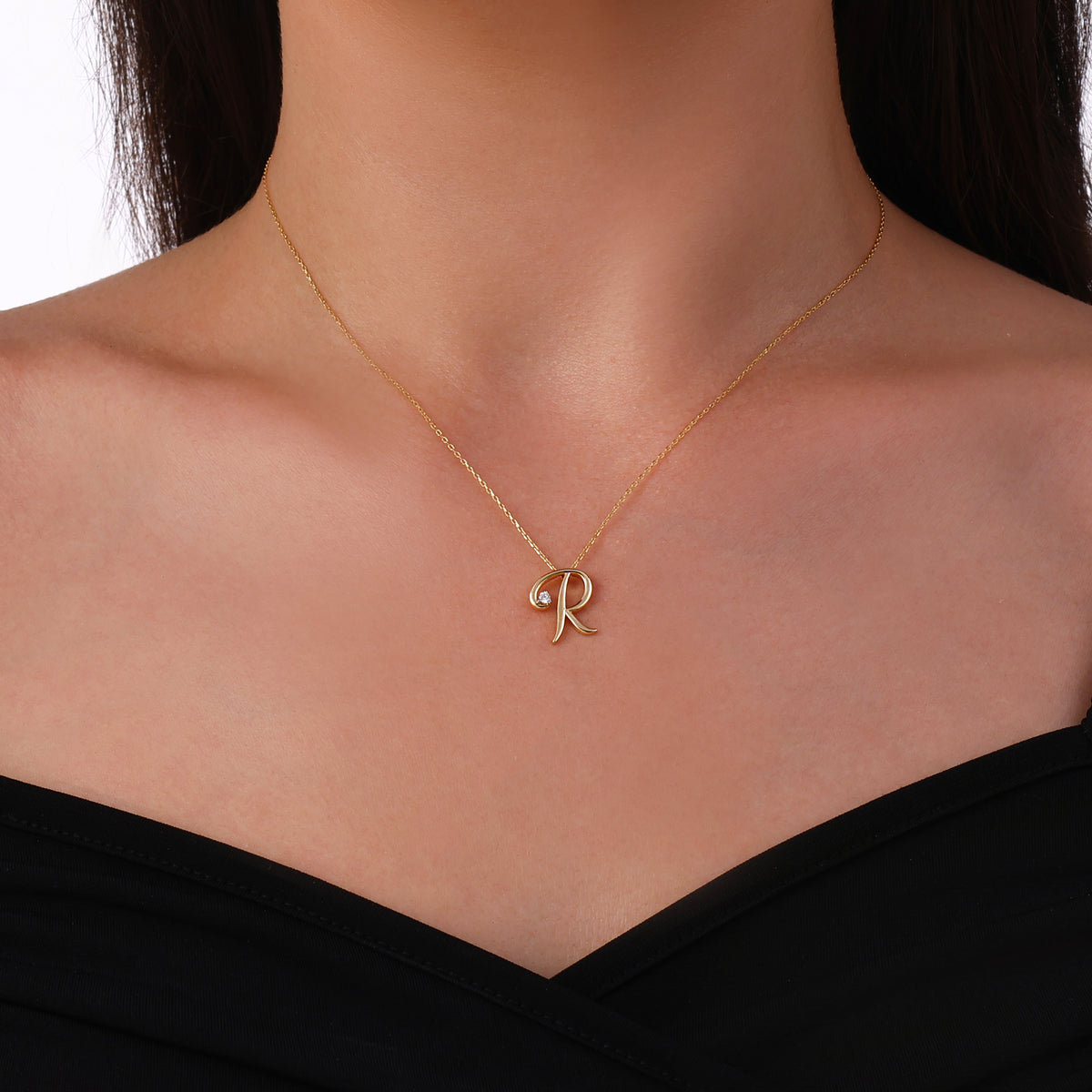 0.03 Karat Diamante R Harf Collana
