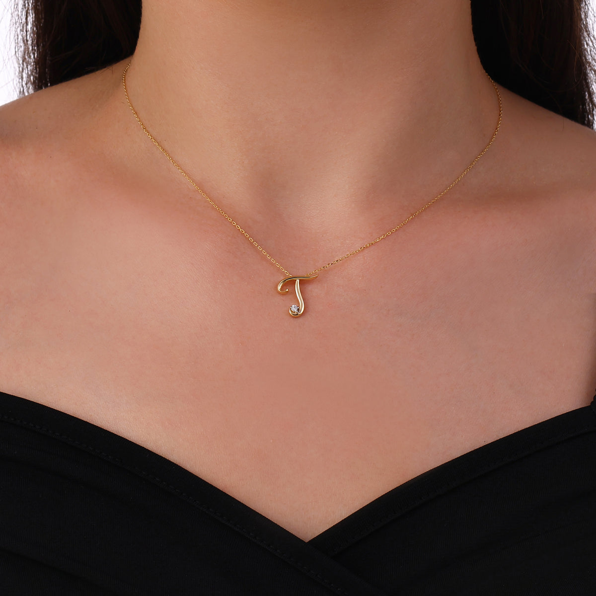 0.03 Karat Diamante T Harf Collana