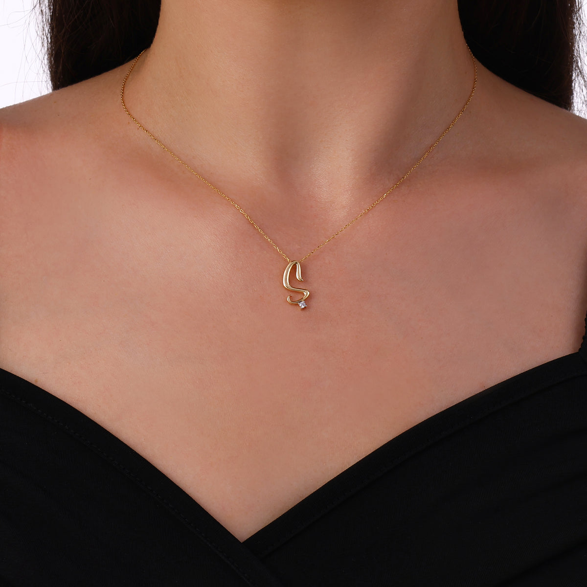 0.03 Karat Diamante Ş Harf Collana