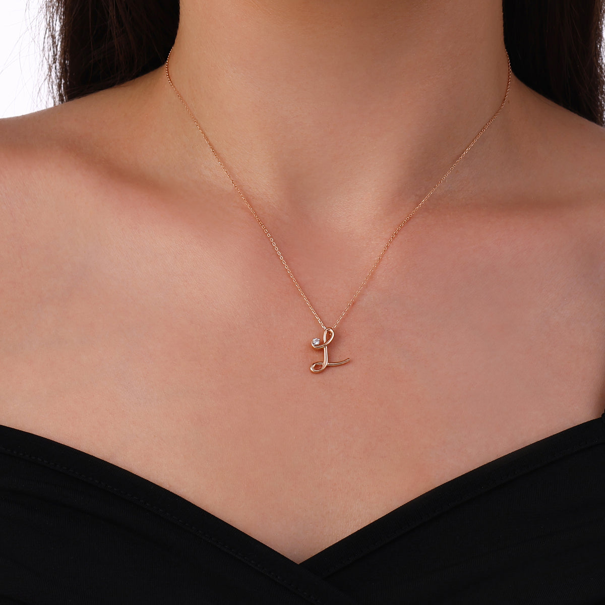 0.03 Karat Diamante L Harf Collana