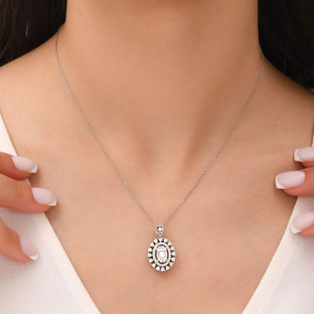 0.93 Karat Alina Diamante baguette Collana