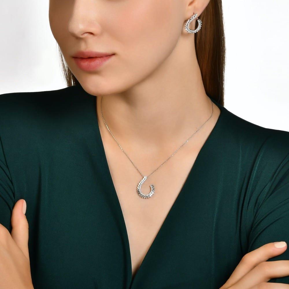 0.79 Karat Neoma Baget Diamante Collana