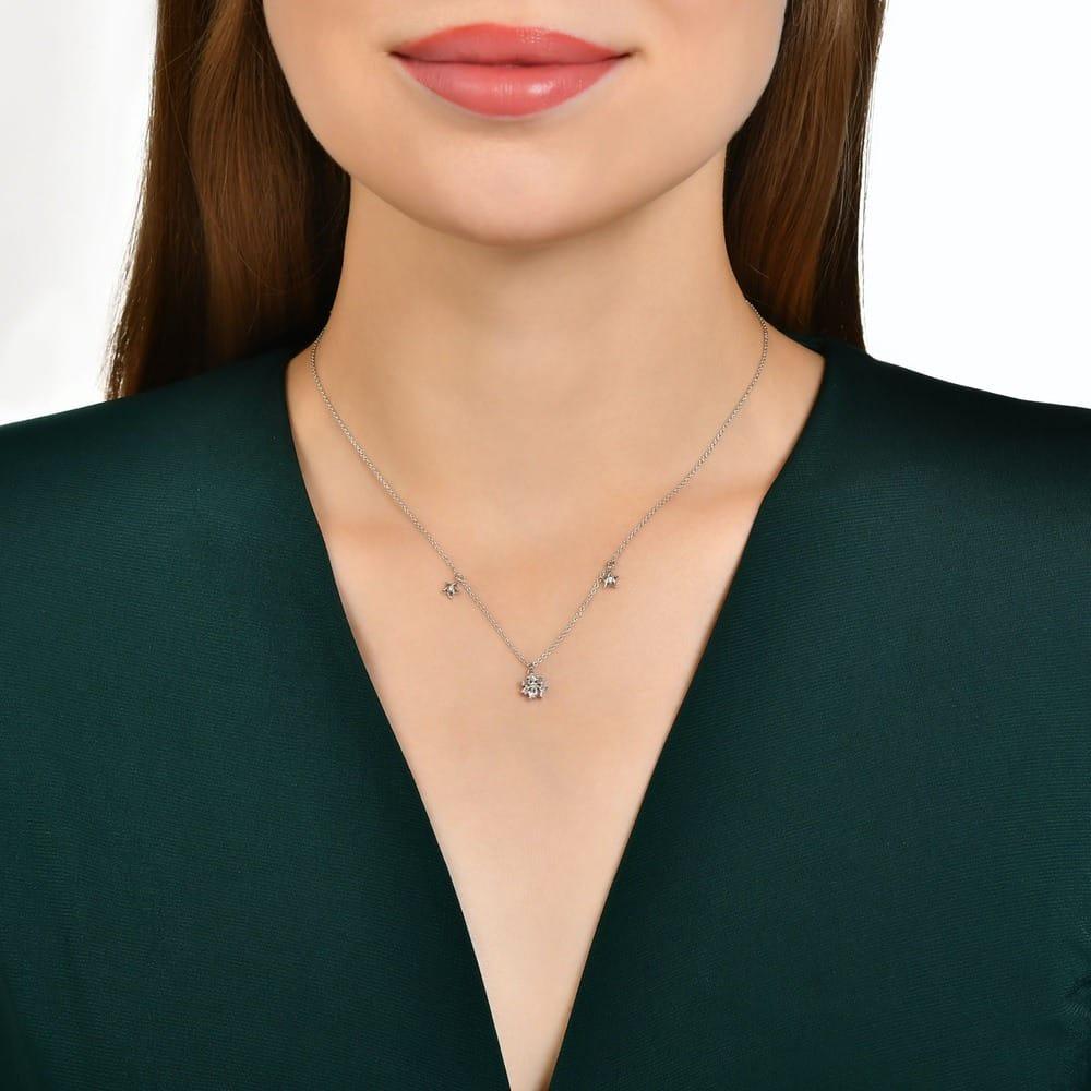 0.12 Karat Julia Baget Diamante Collana