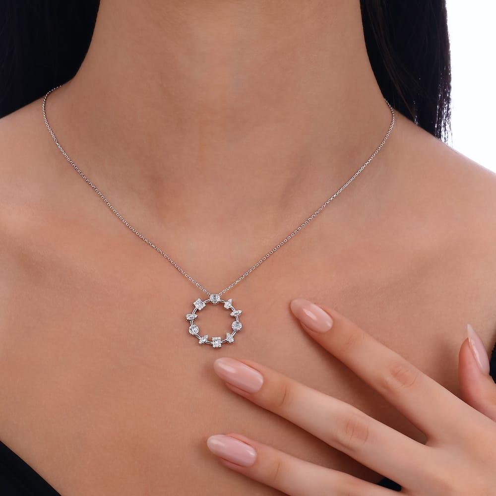 0.50 Karat Plena Baget Diamante Collana