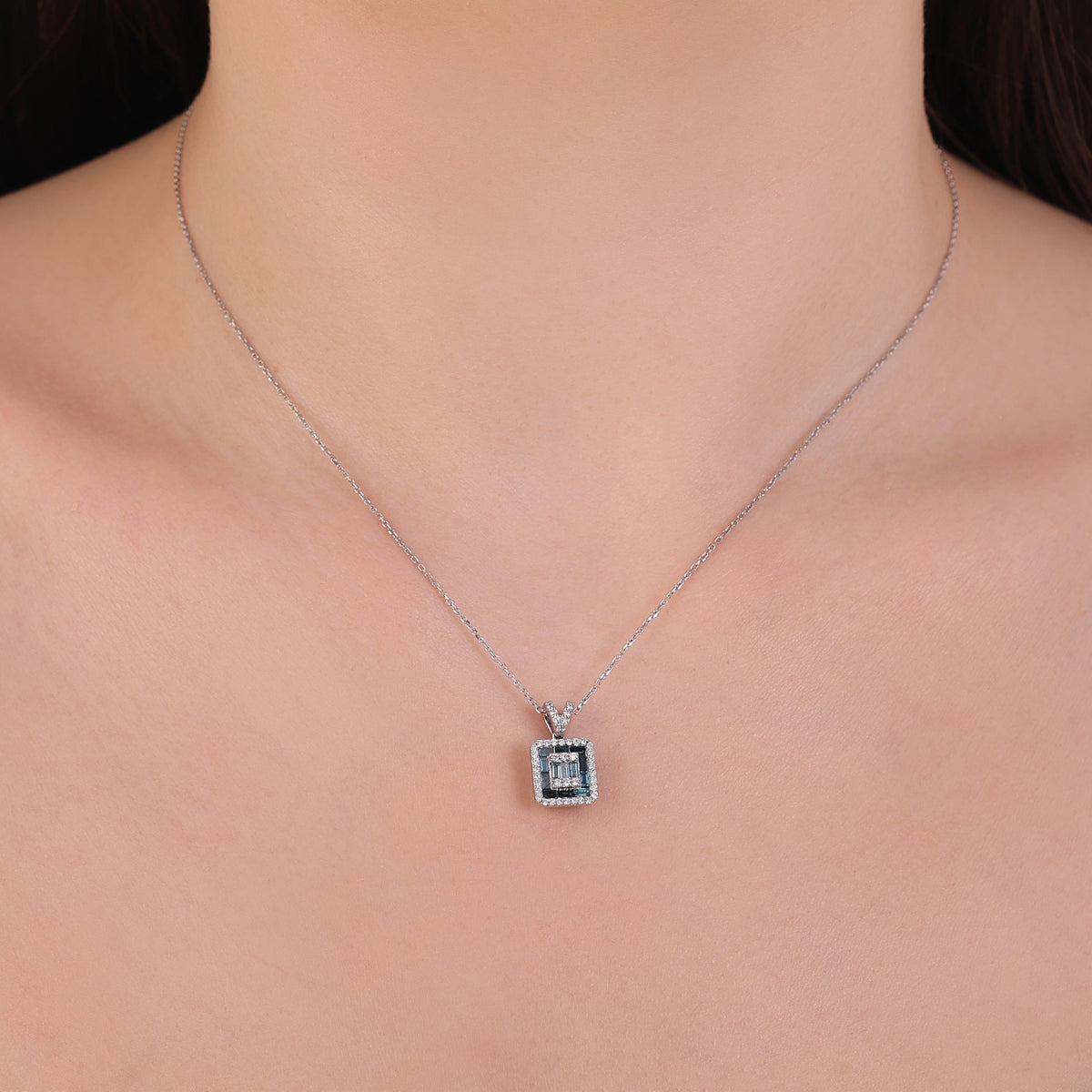 1.71 Karat Deep Blue Baget Pırlanta Set
