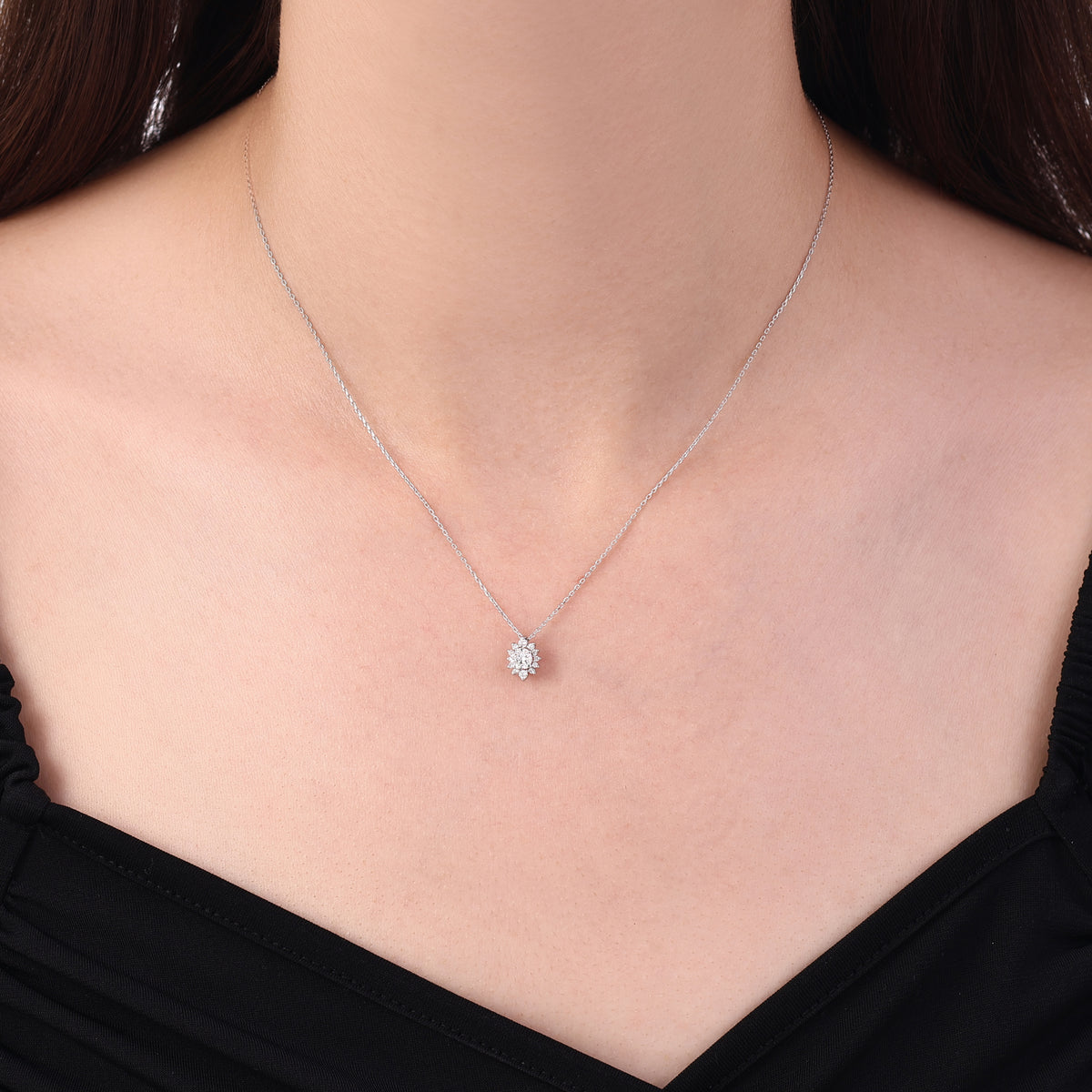 0.39 Karat Flora Diamante Collana