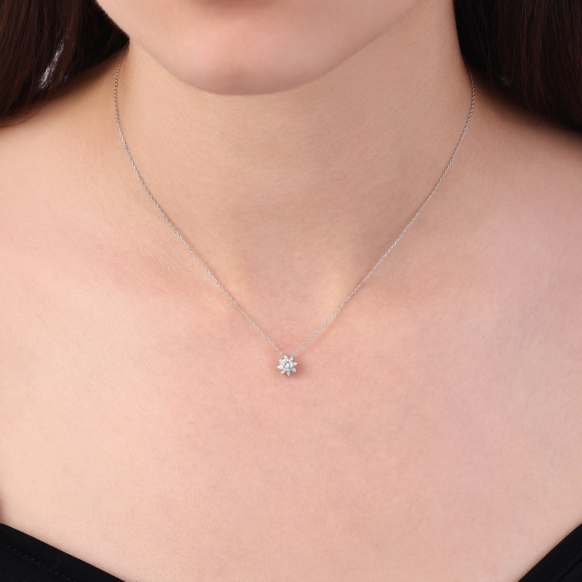 0.29 Karat Flora Diamante Collana