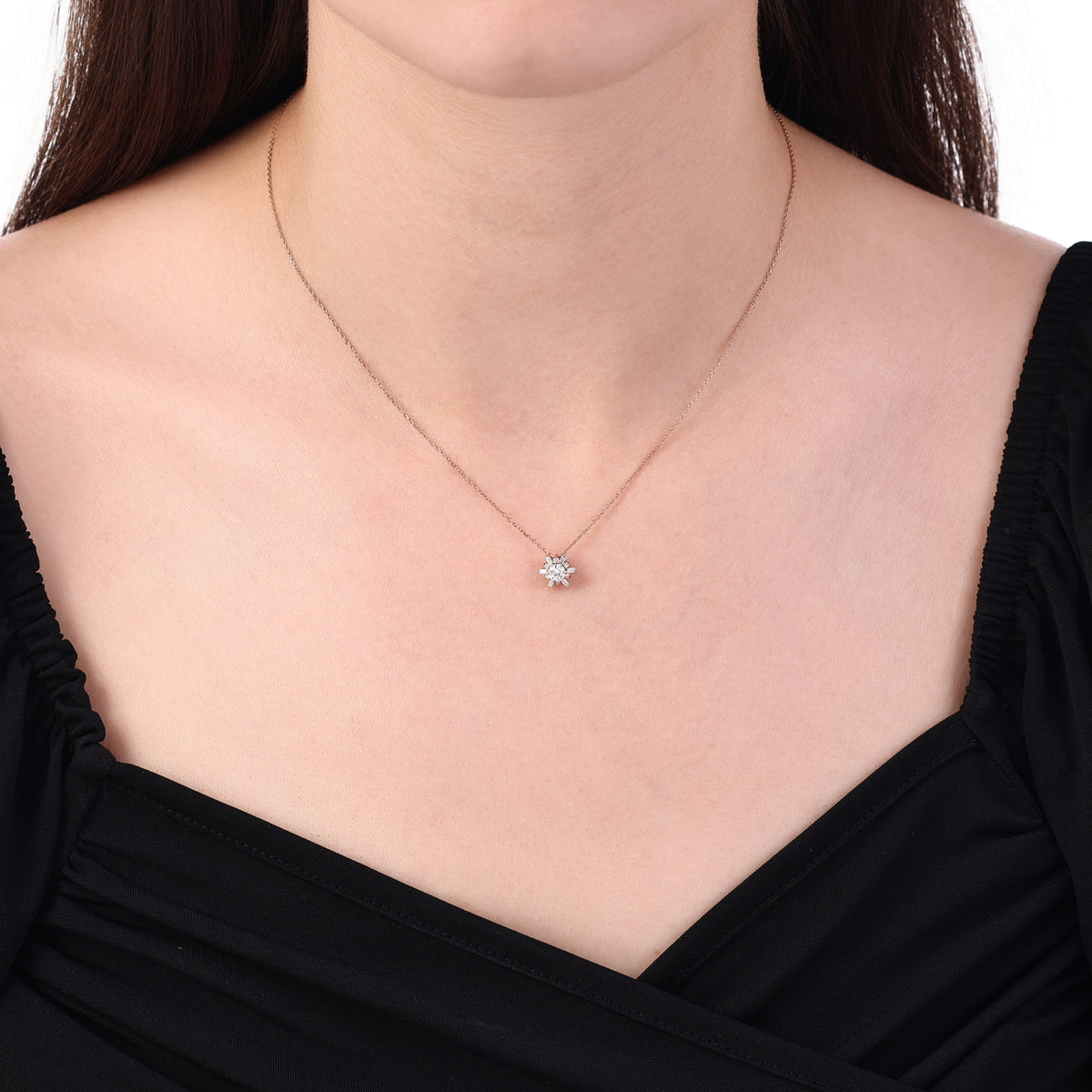 0.33 Karat Flora Baget Diamante Collana