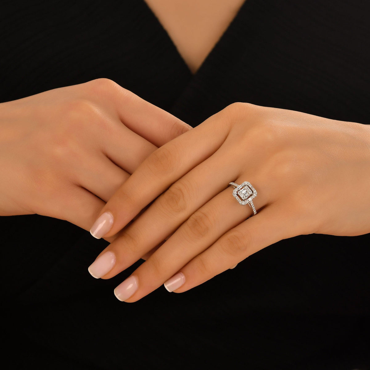 0.44 Karat Victoria Baget Diamante Anello