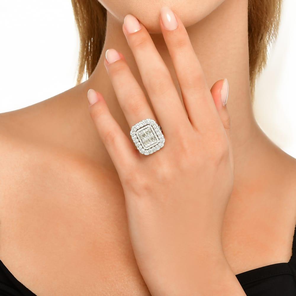 2.31 Karat Baget Diamante Anello