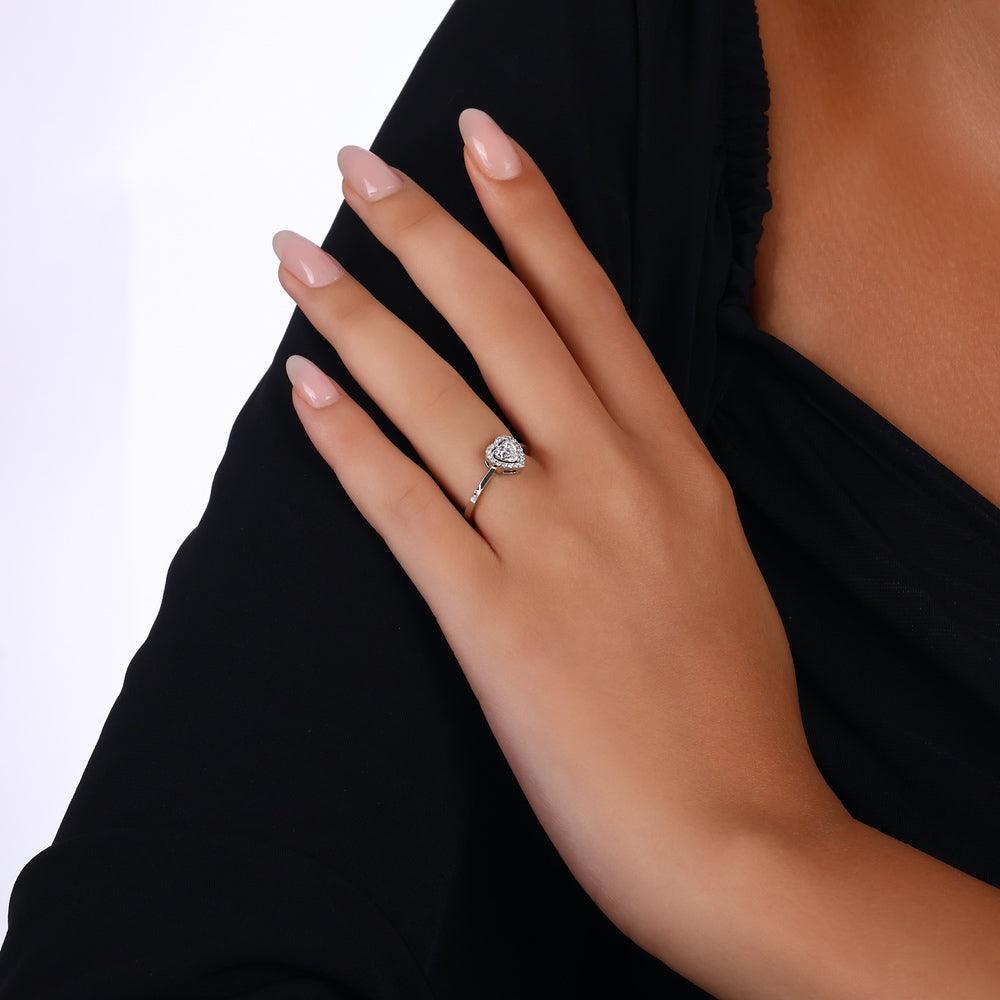 0.50 Karat Kalp Diamante Anello