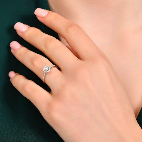 0.19 Karat Laranj Baget Pırlanta Yüzük