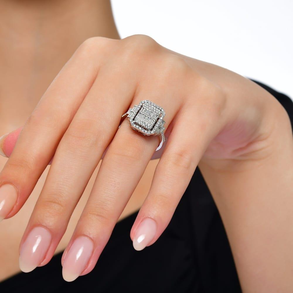 0.89 Karat Mia Baget Diamante Anello