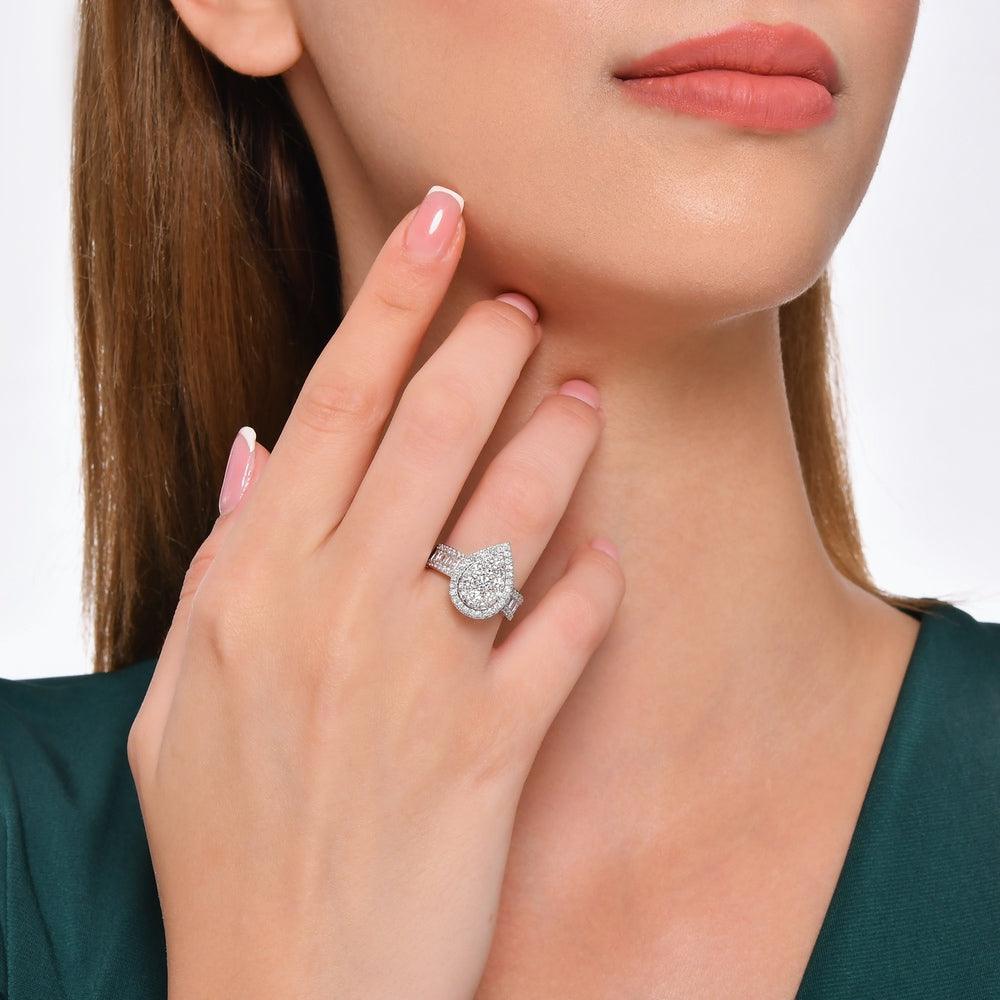 1.55 Karat Queen Baget Pırlanta Yüzük