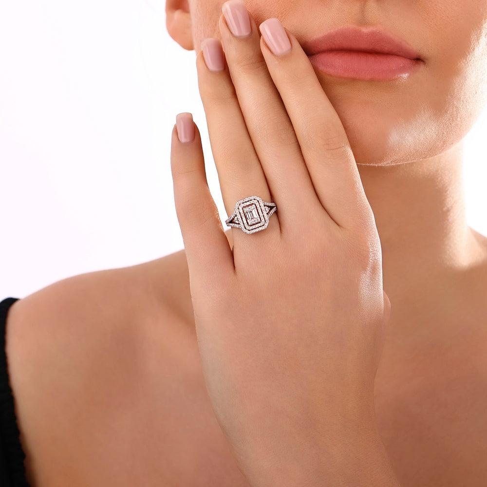 0.91 Karat Evelyn Baget Diamante Anello