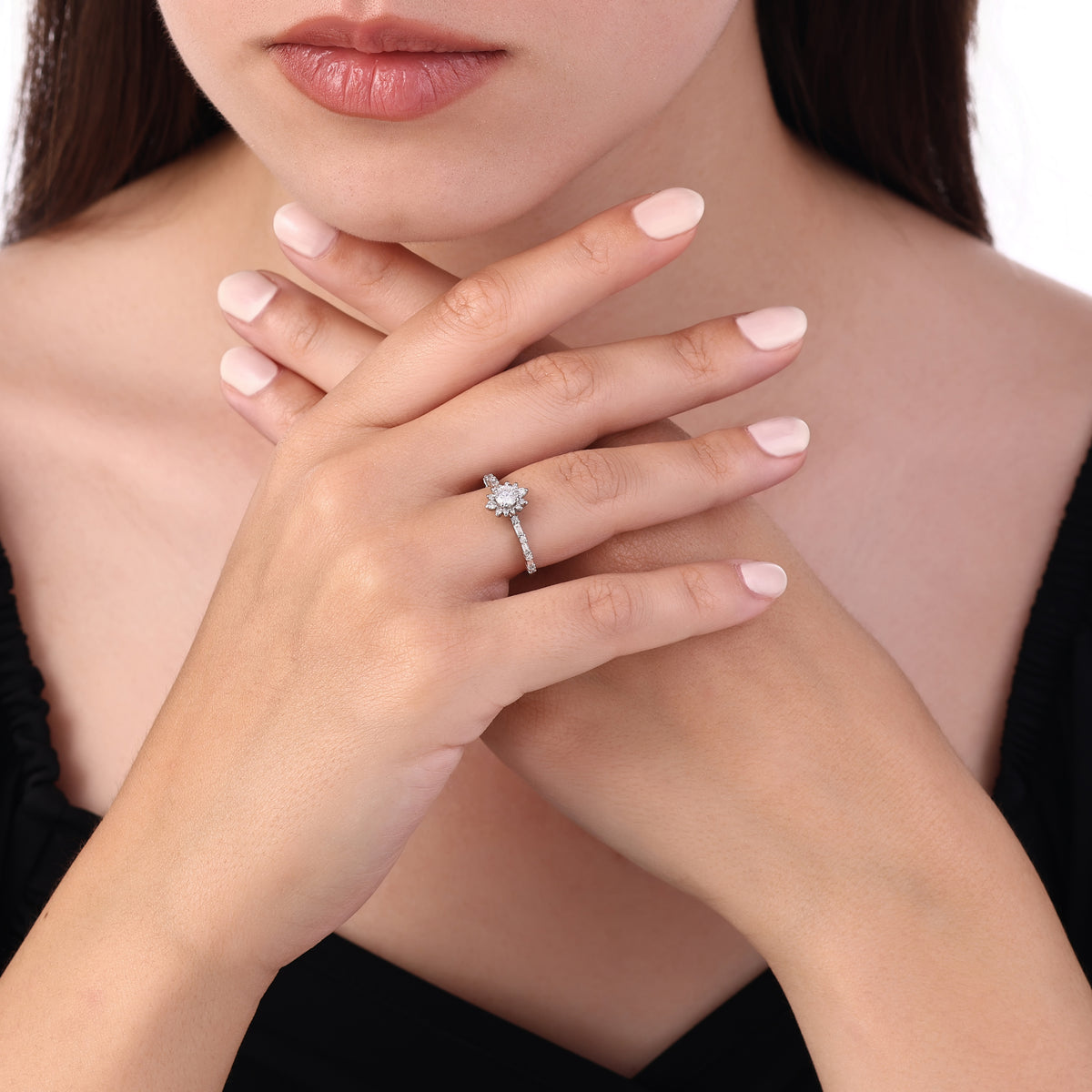 0.58 Karat Flora Baget Diamante Anello