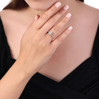 0.77 Karat Flora Markiz Diamante Anello