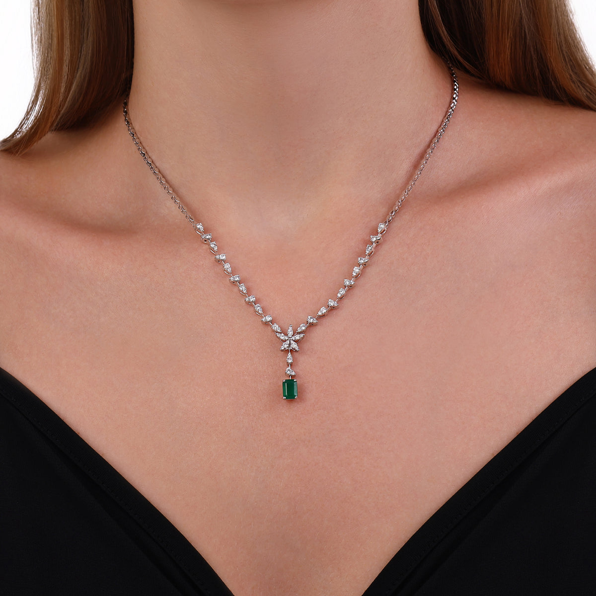 2.10 Karat Çiçek Zümrüt Diamante Gerdanlık