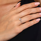 0.40 Karat Petal Solitario Diamante Anello