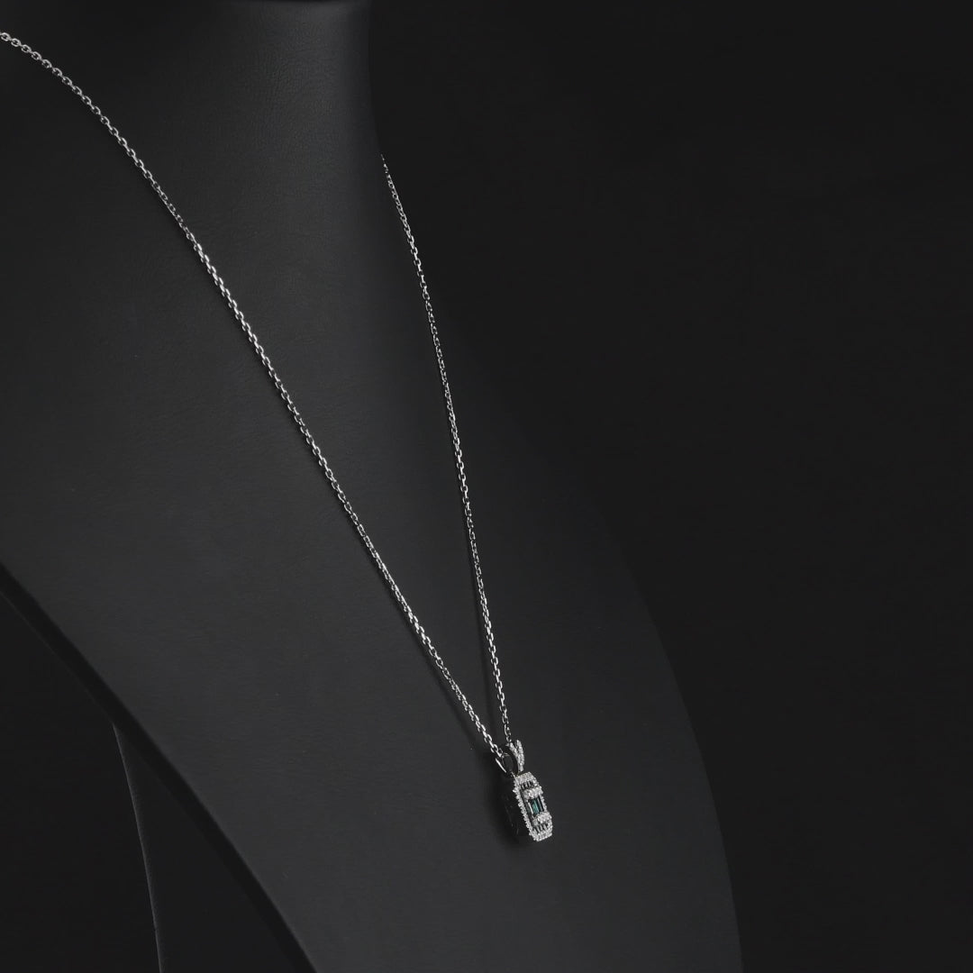 0.44 Karat Mavi Pırlantalı Deep Blue Baget Kolye