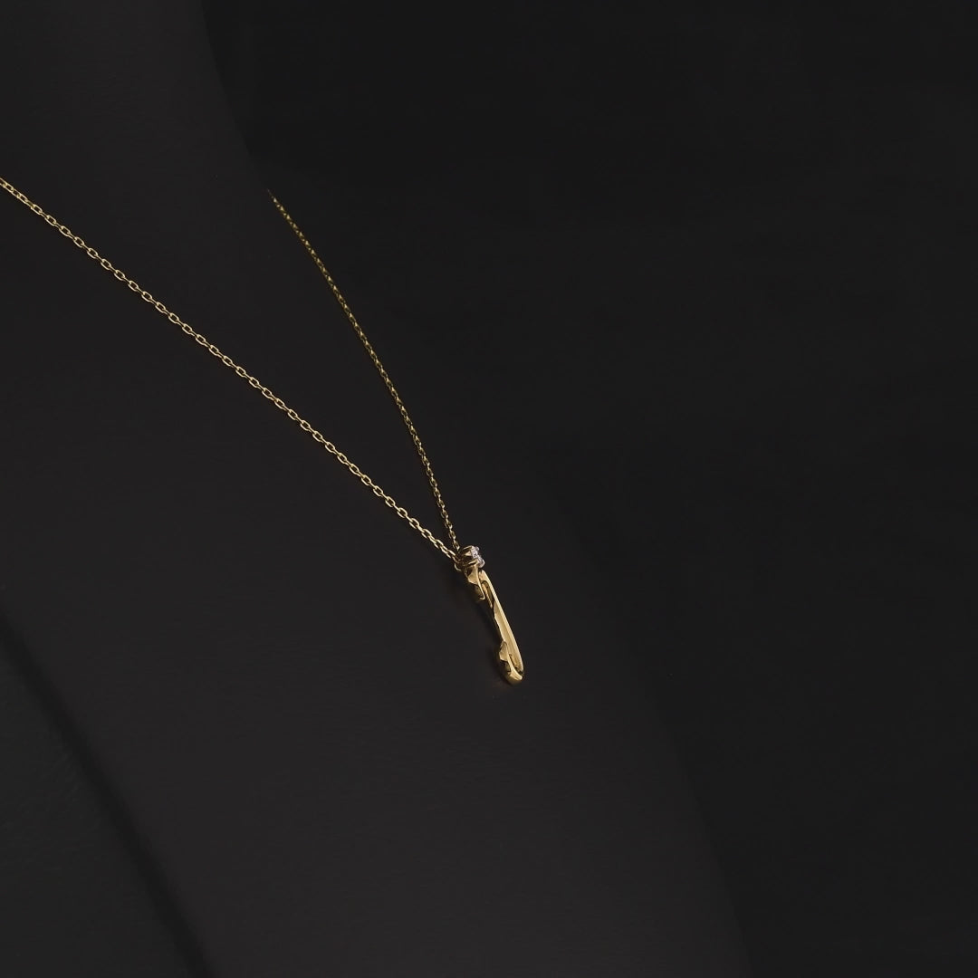 0.03 Karat Pırlanta İ Harf Kolye