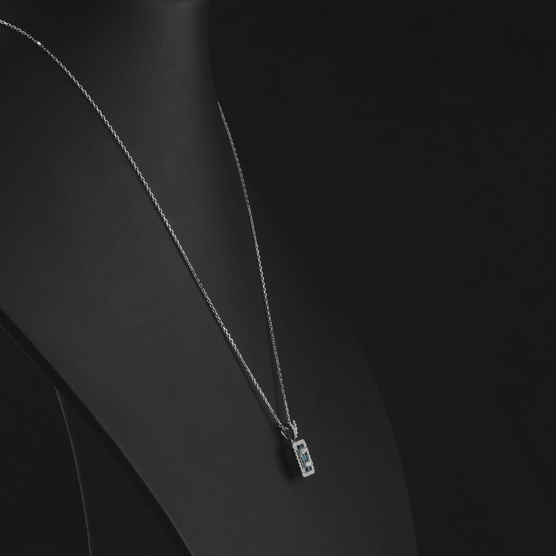 0.55 Karat Deep Blue Baget Kolye