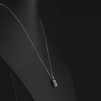 0.55 Karat Deep Blue Baget Kolye