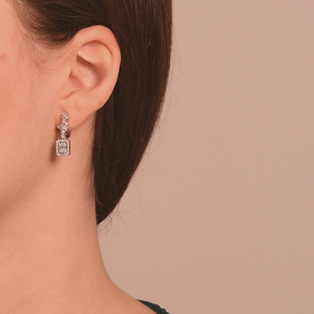 0.74 Karat Baget Pırlantalı Küpe