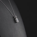 0.29 Karat Deep Blue Baget Kolye