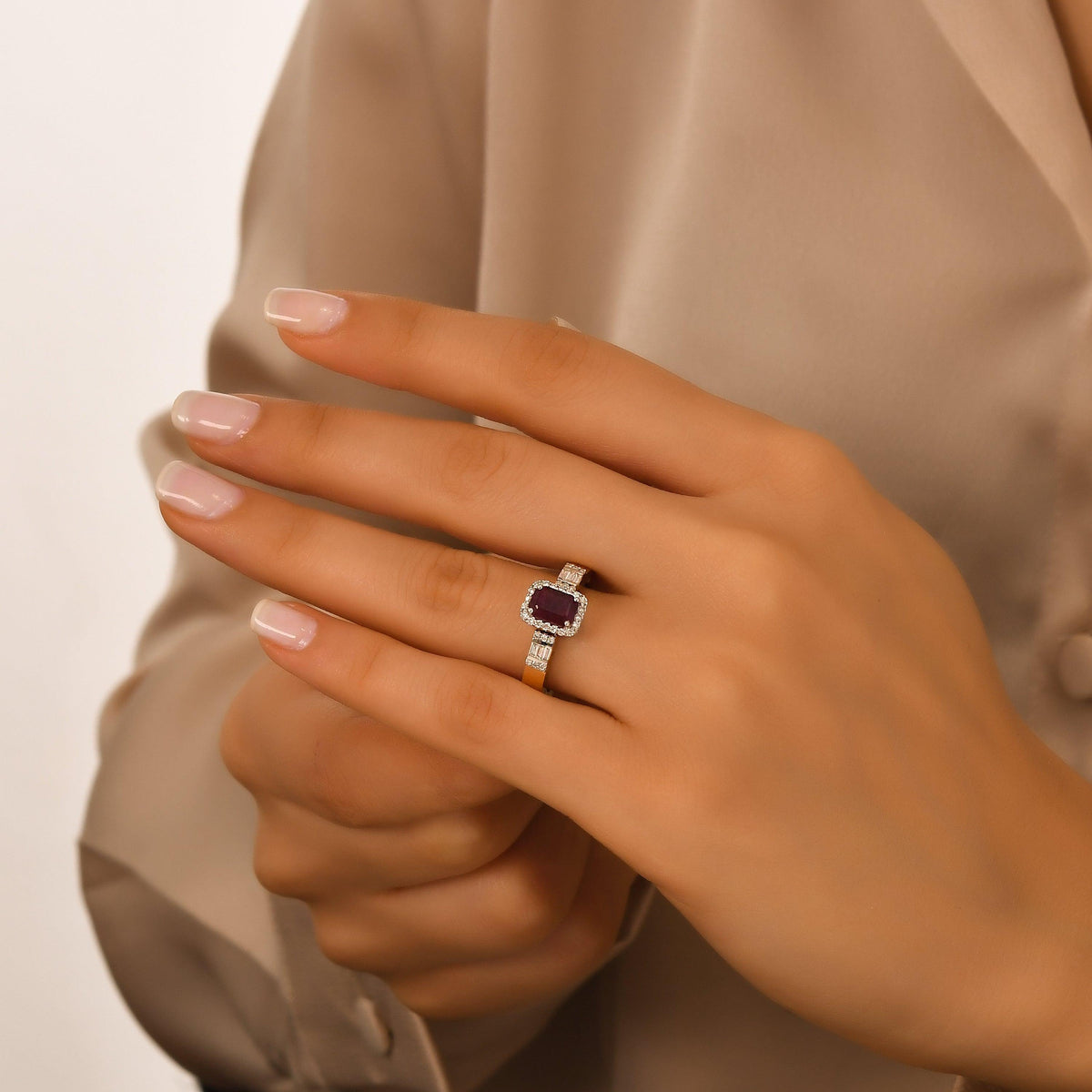1.55 Karat Yakut Diamante Storks Anello